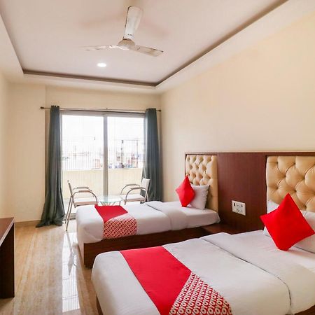 Oyo Flagship 69860 Mastana Palace Hotel Варанаси Екстериор снимка