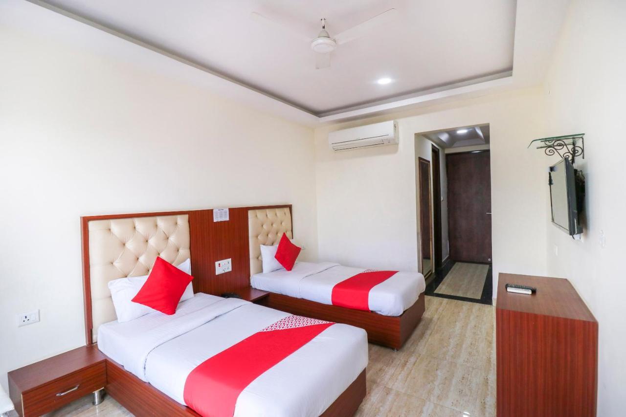 Oyo Flagship 69860 Mastana Palace Hotel Варанаси Екстериор снимка