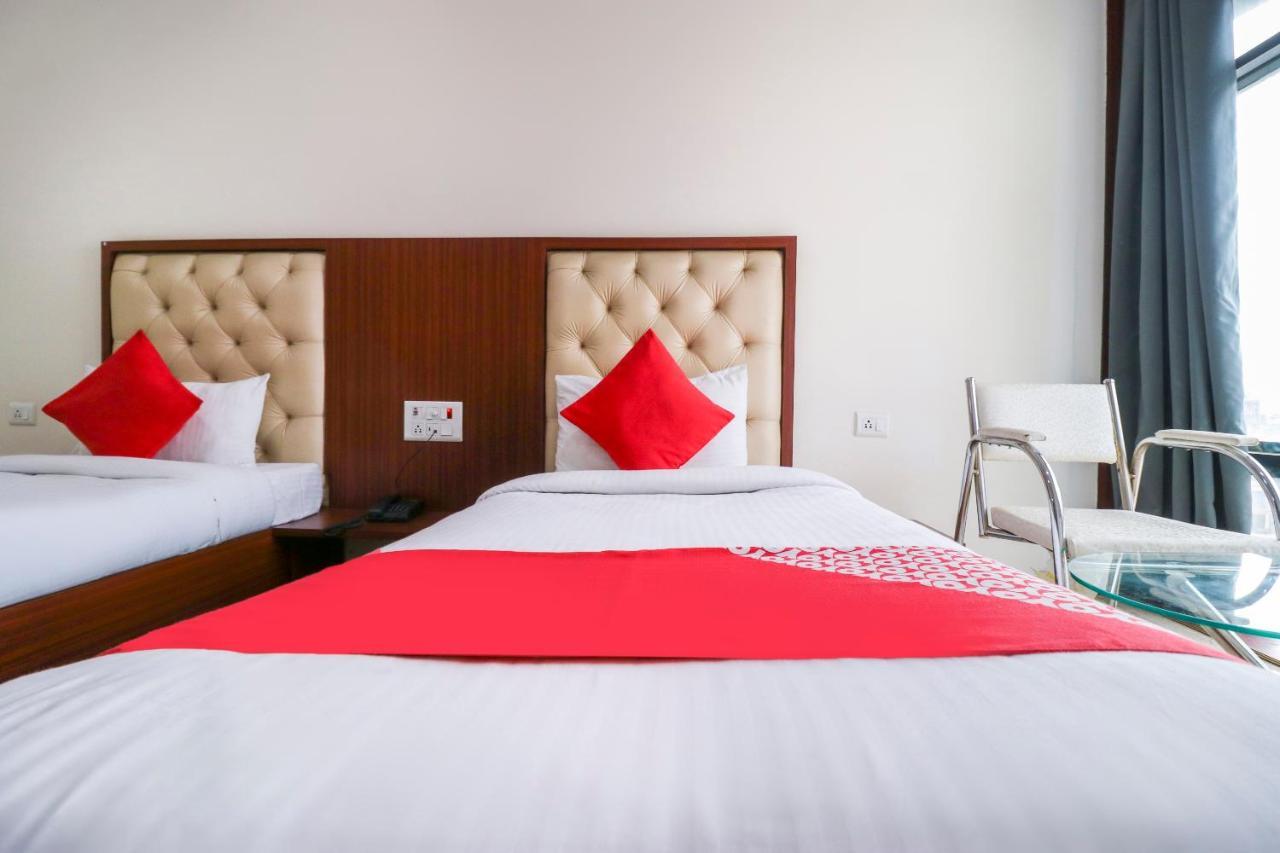 Oyo Flagship 69860 Mastana Palace Hotel Варанаси Екстериор снимка