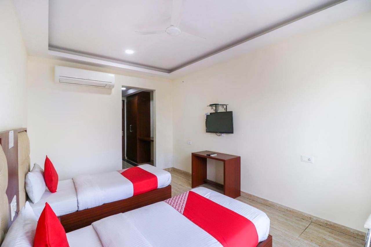 Oyo Flagship 69860 Mastana Palace Hotel Варанаси Екстериор снимка