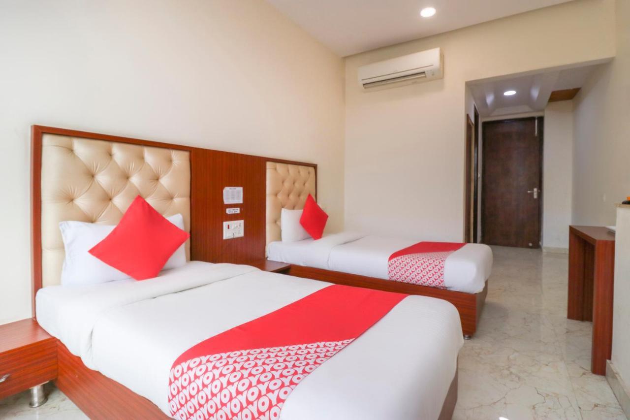 Oyo Flagship 69860 Mastana Palace Hotel Варанаси Екстериор снимка