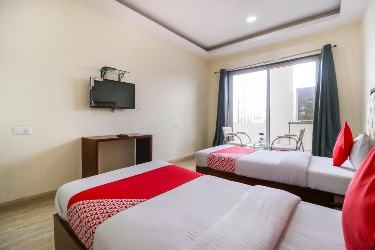 Oyo Flagship 69860 Mastana Palace Hotel Варанаси Екстериор снимка