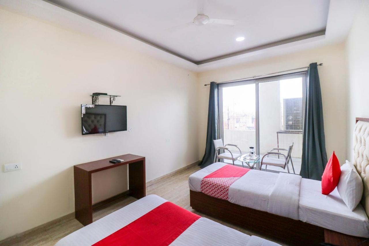 Oyo Flagship 69860 Mastana Palace Hotel Варанаси Екстериор снимка