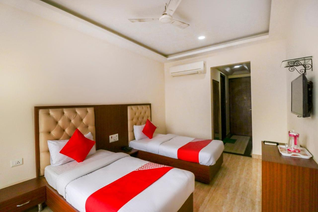 Oyo Flagship 69860 Mastana Palace Hotel Варанаси Екстериор снимка