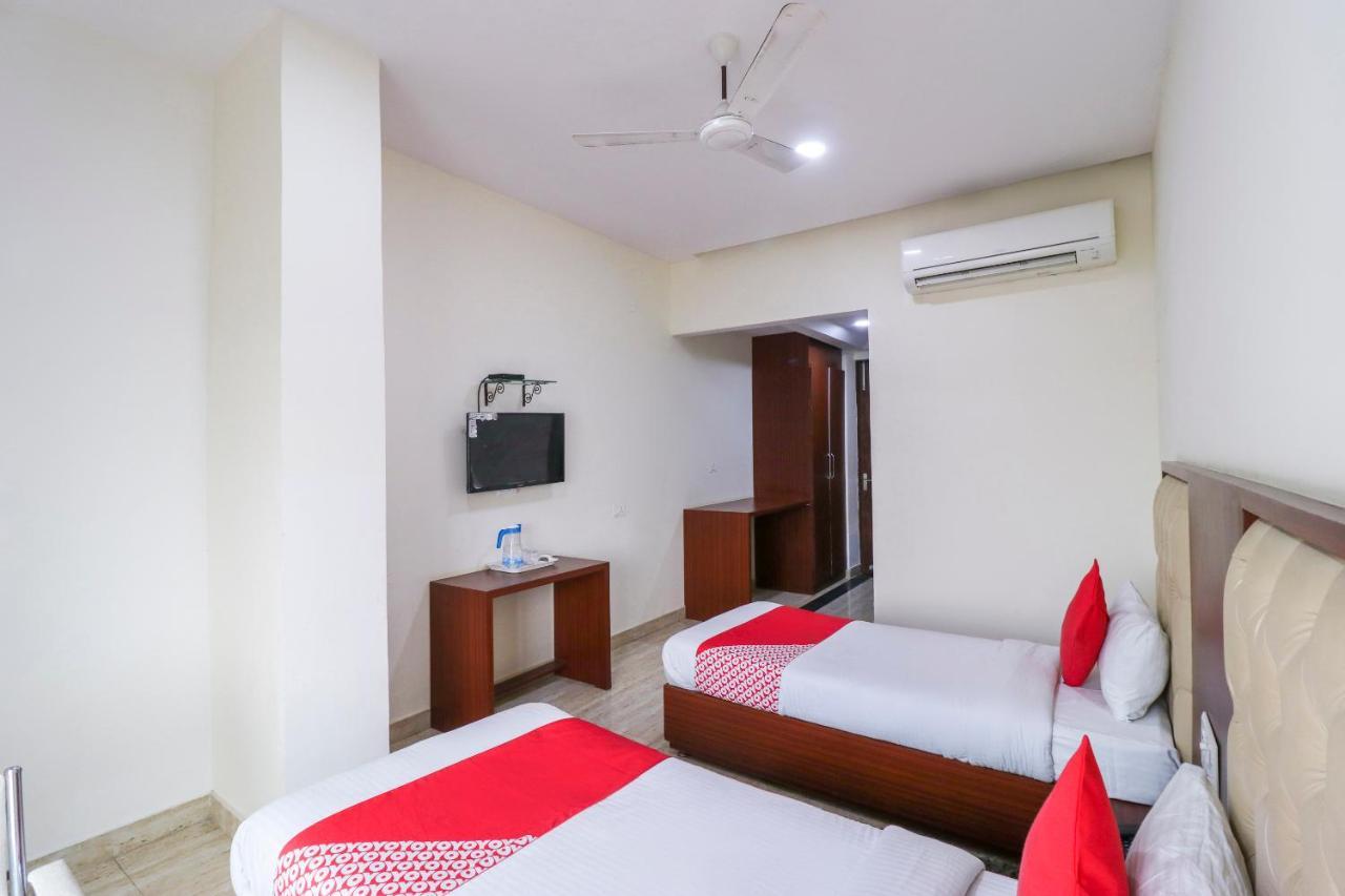 Oyo Flagship 69860 Mastana Palace Hotel Варанаси Екстериор снимка