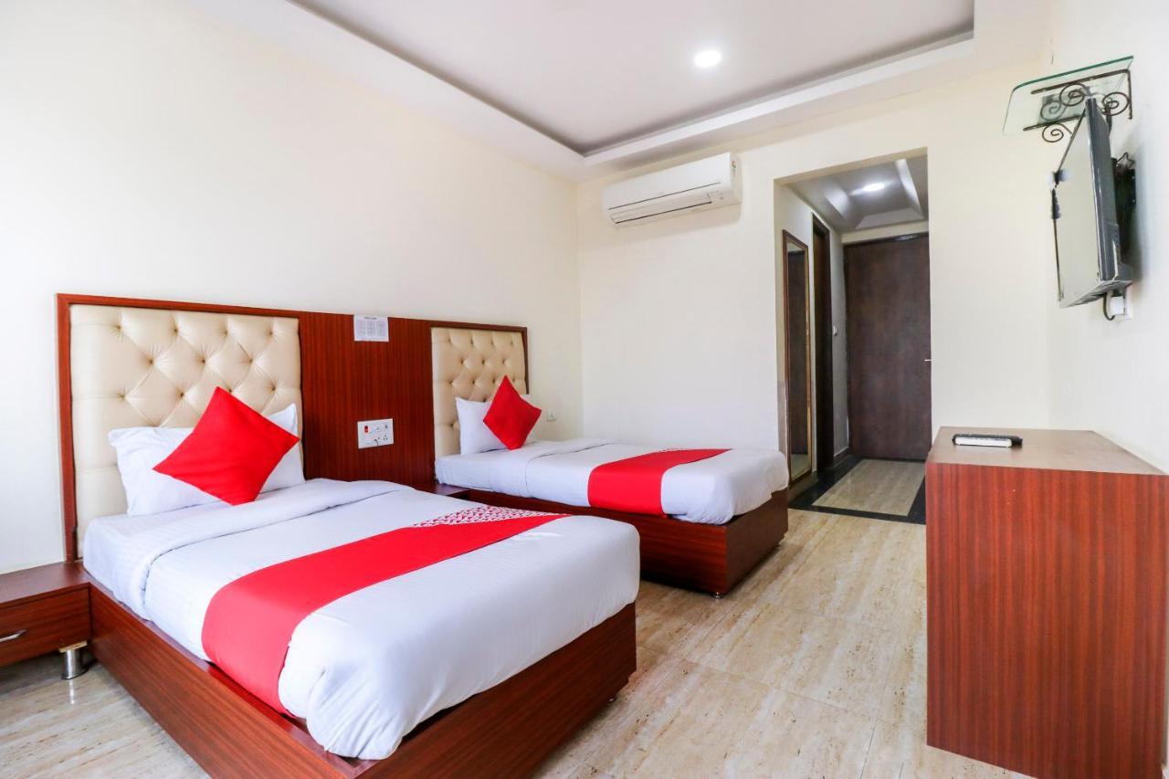 Oyo Flagship 69860 Mastana Palace Hotel Варанаси Екстериор снимка