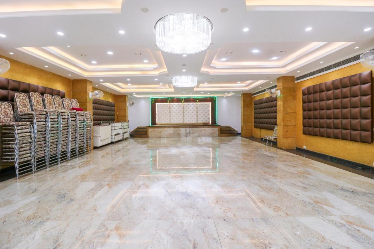 Oyo Flagship 69860 Mastana Palace Hotel Варанаси Екстериор снимка