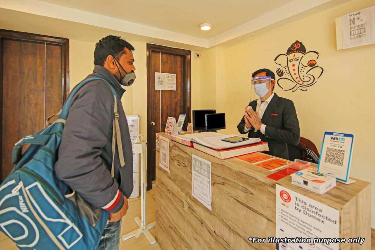 Oyo Flagship 69860 Mastana Palace Hotel Варанаси Екстериор снимка