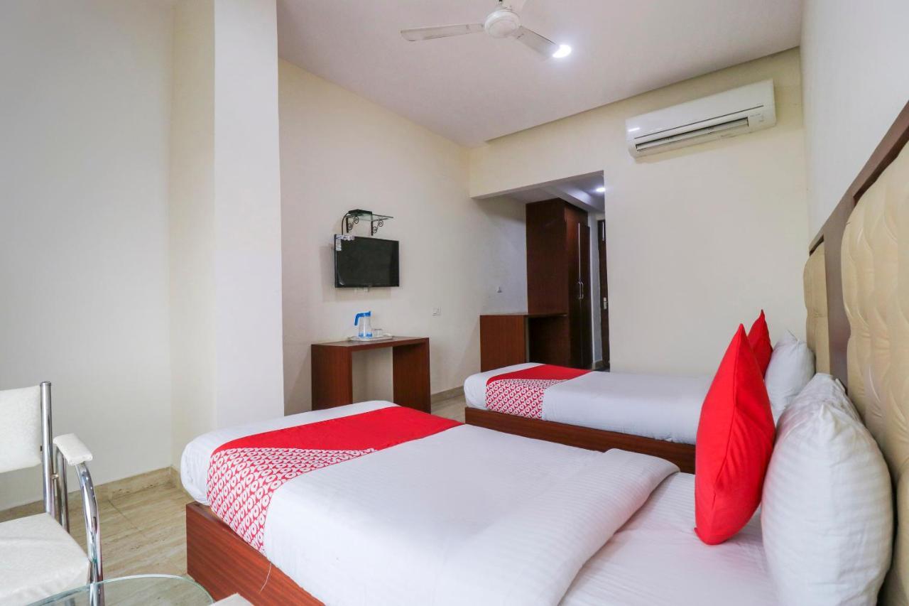 Oyo Flagship 69860 Mastana Palace Hotel Варанаси Екстериор снимка