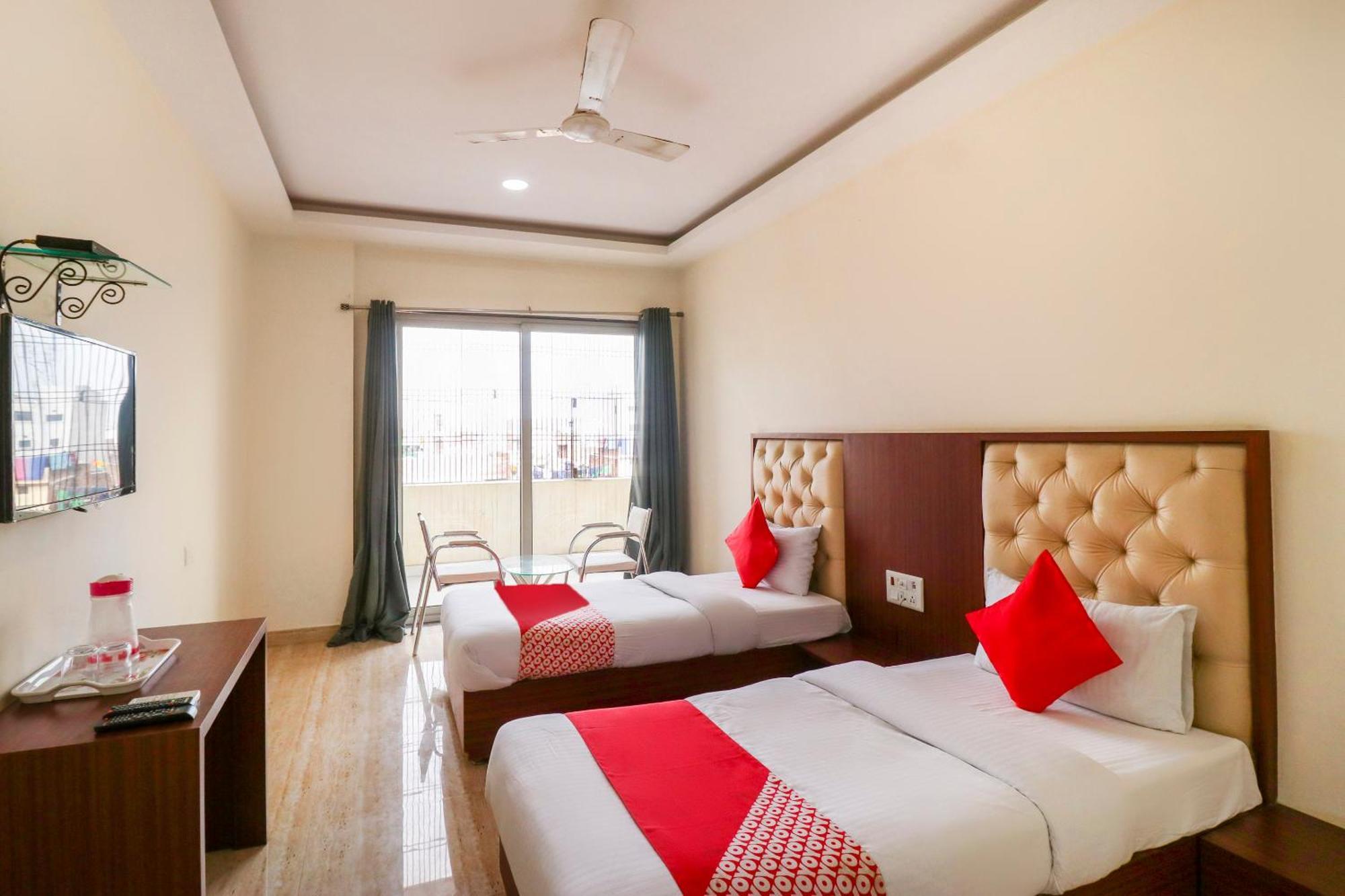 Oyo Flagship 69860 Mastana Palace Hotel Варанаси Екстериор снимка