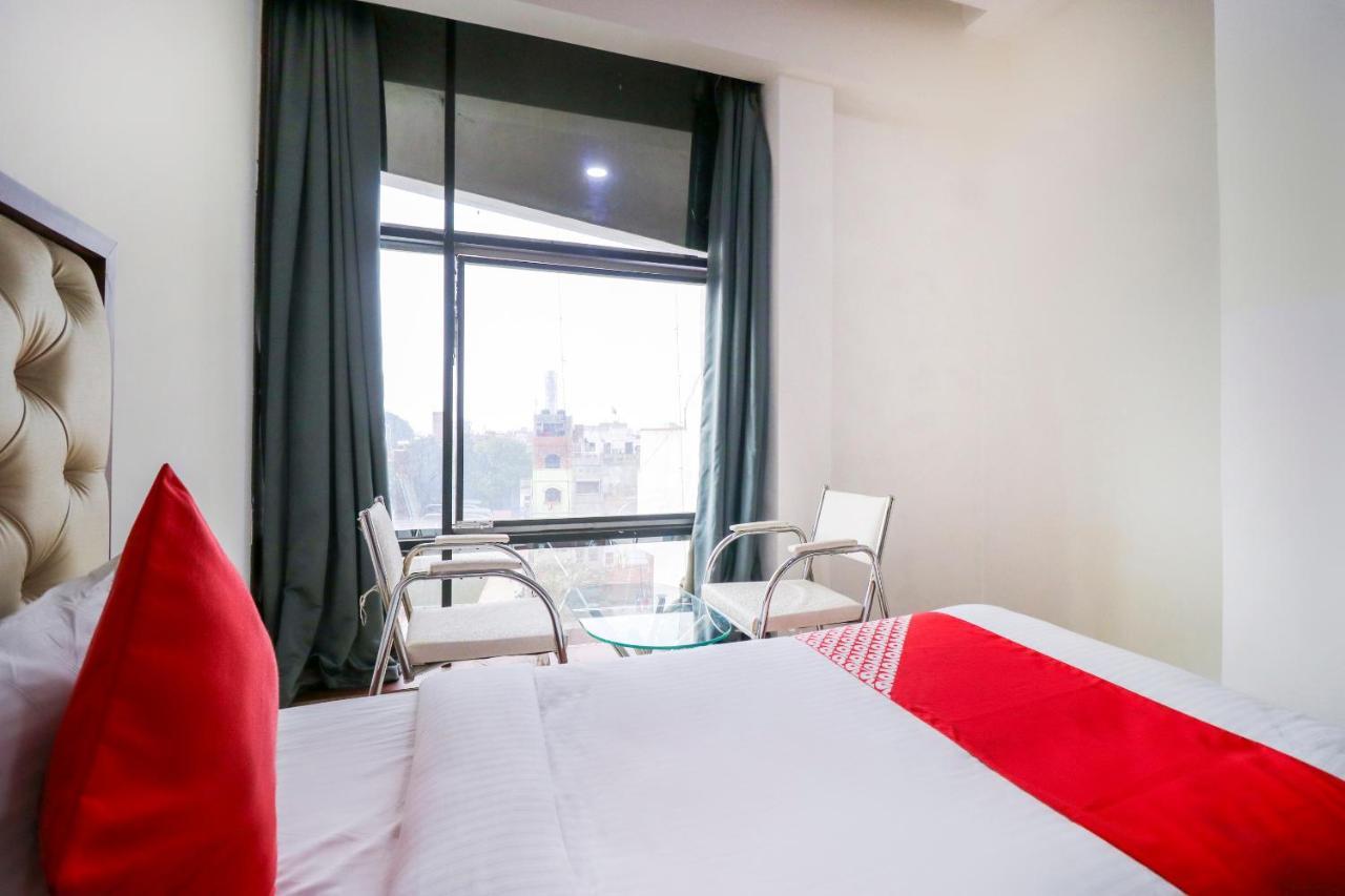 Oyo Flagship 69860 Mastana Palace Hotel Варанаси Екстериор снимка