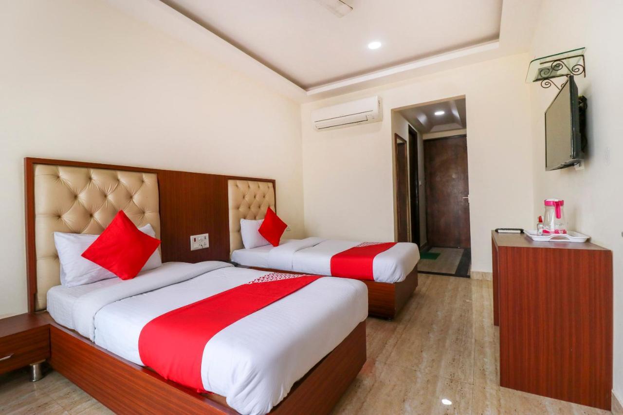 Oyo Flagship 69860 Mastana Palace Hotel Варанаси Екстериор снимка