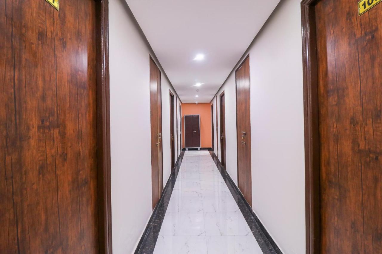 Oyo Flagship 69860 Mastana Palace Hotel Варанаси Екстериор снимка